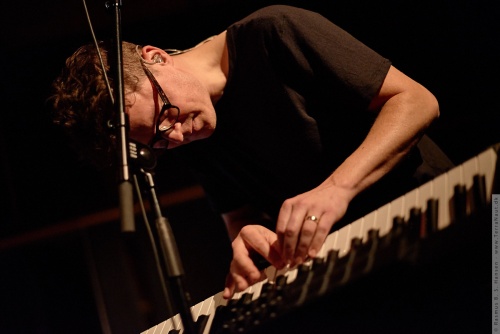 01-2015-03284 - Son Lux (US)